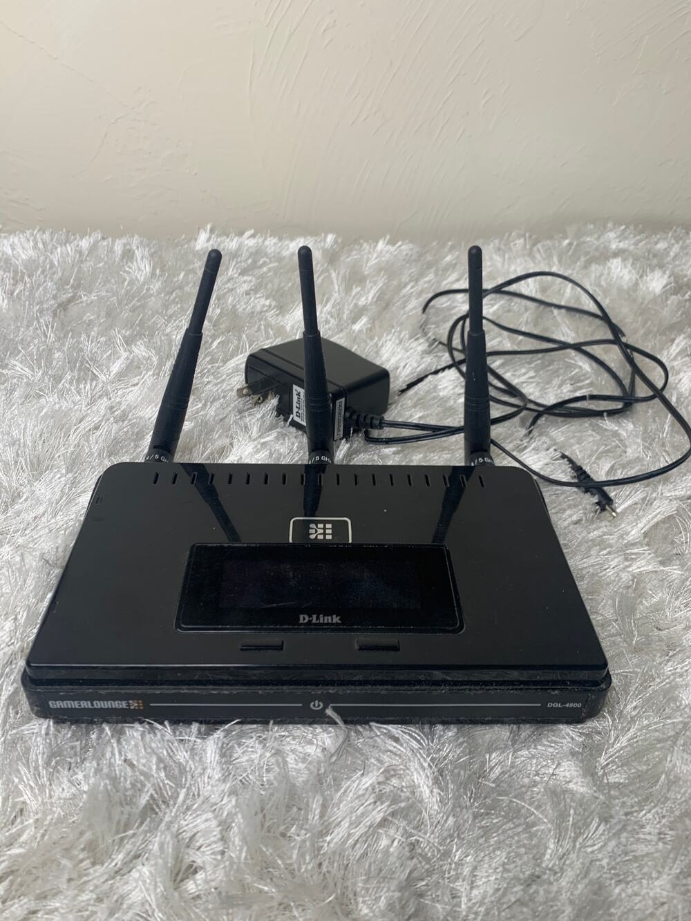 D Link GamerLounge Modem DGL-4500 Preowned See Pics